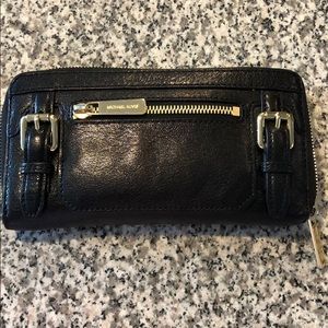 Michael Kors black wallet AUTHENTIC